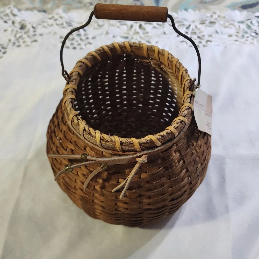 VTG Handmade Phoebe 1994 Woven Wood Basket Wire Handle Baskets and Quilts Ohio